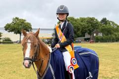 Limburgs regiokampioen Nynke Vissers met Adèle in de AB-70 cm springen